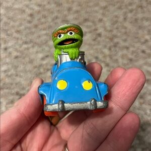 Vintage 1982 Muppets Inc. Oscar The Grouch Trash Truck Die Cast Toy